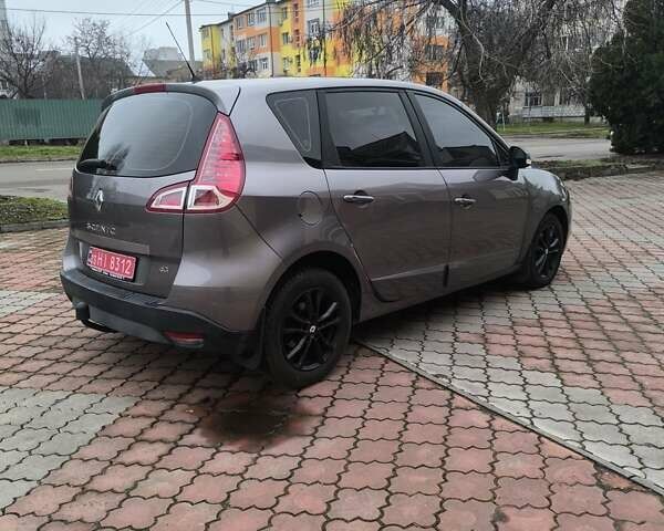 Серый Рено Сценик, объемом двигателя 1.5 л и пробегом 251 тыс. км за 8250 $, фото 5 на Automoto.ua