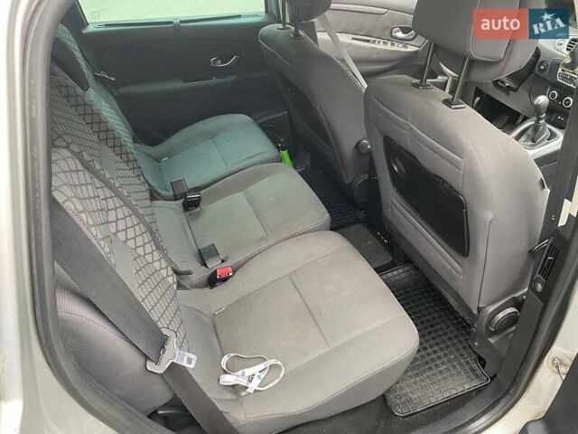 Серый Рено Сценик, объемом двигателя 1.5 л и пробегом 176 тыс. км за 6299 $, фото 65 на Automoto.ua