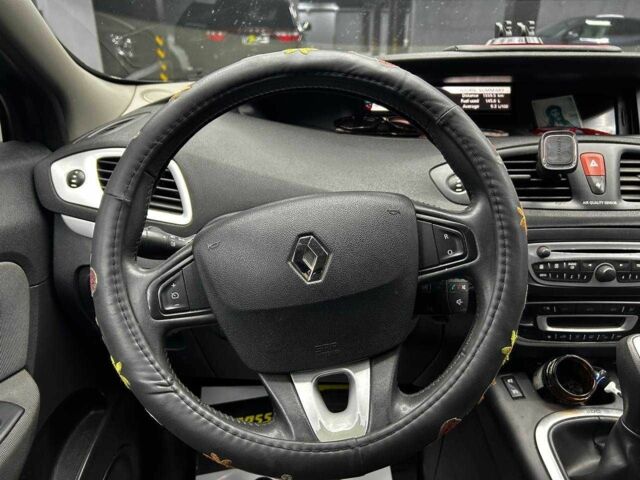 Серый Рено Сценик, объемом двигателя 1.5 л и пробегом 380 тыс. км за 6500 $, фото 16 на Automoto.ua