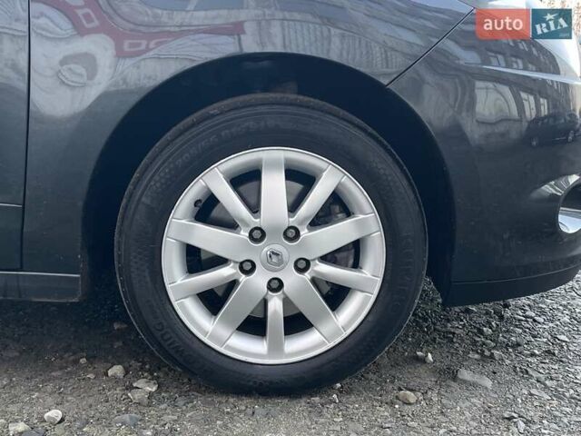 Серый Рено Сценик, объемом двигателя 1.6 л и пробегом 241 тыс. км за 7500 $, фото 59 на Automoto.ua