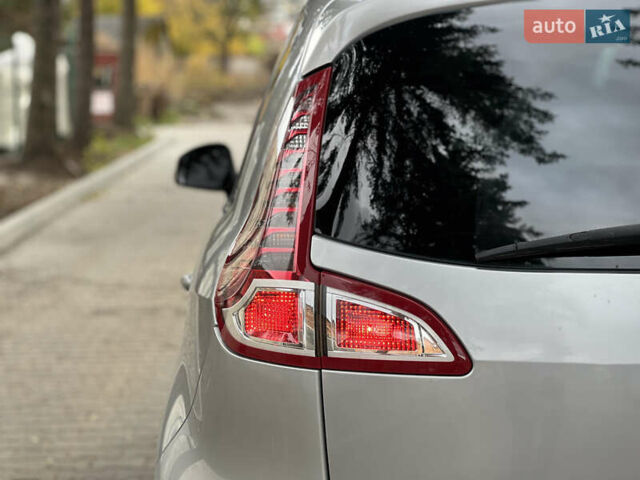 Сірий Рено Сценік, об'ємом двигуна 1.6 л та пробігом 290 тис. км за 7250 $, фото 10 на Automoto.ua