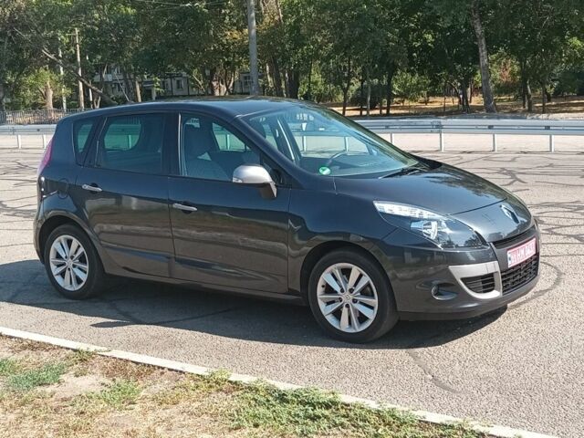 Сірий Рено Сценік, об'ємом двигуна 1.6 л та пробігом 240 тис. км за 7750 $, фото 1 на Automoto.ua