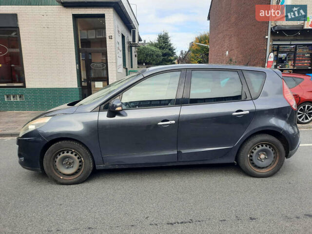 Рено Сценік 2011 у Луцьку на Automoto.ua Сірий Рено Сценік, об'ємом двигуна 1.6 л та пробігом 231 тис. км за 6300 $, фото 1 на Automoto.ua