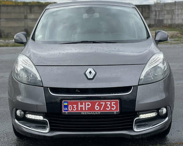 Рено Сценик 2012 в Виннице на Automoto.ua Серый Рено Сценик, объемом двигателя 1.5 л и пробегом 241 тыс. км за 9700 $, фото 2 на Automoto.ua