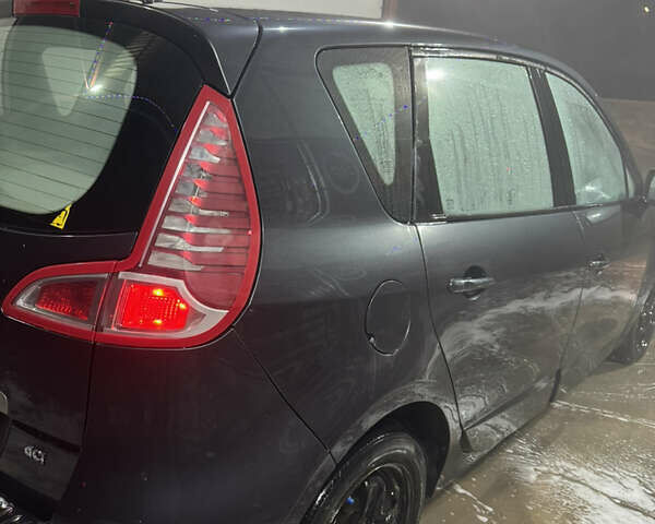 Серый Рено Сценик, объемом двигателя 1.46 л и пробегом 250 тыс. км за 7200 $, фото 4 на Automoto.ua