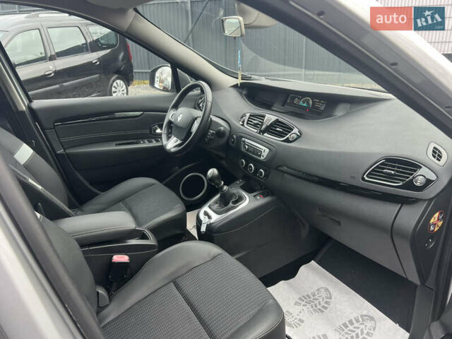 Сірий Рено Сценік, об'ємом двигуна 1.5 л та пробігом 230 тис. км за 8950 $, фото 39 на Automoto.ua