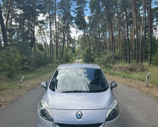 Серый Рено Сценик, объемом двигателя 1.46 л и пробегом 322 тыс. км за 7800 $, фото 5 на Automoto.ua