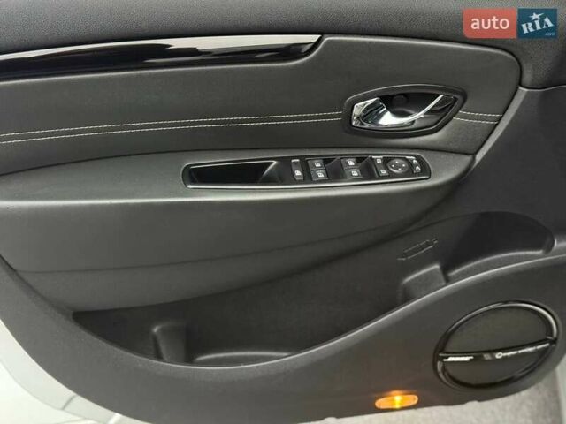 Сірий Рено Сценік, об'ємом двигуна 1.46 л та пробігом 255 тис. км за 7999 $, фото 9 на Automoto.ua