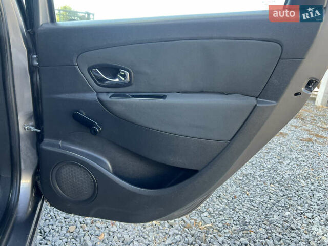 Серый Рено Сценик, объемом двигателя 1.6 л и пробегом 186 тыс. км за 7300 $, фото 33 на Automoto.ua