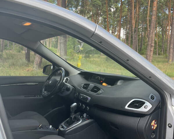 Серый Рено Сценик, объемом двигателя 1.46 л и пробегом 322 тыс. км за 7800 $, фото 6 на Automoto.ua
