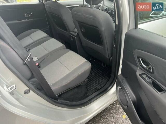 Рено Сценік 2012 у Красилове на Automoto.ua Сірий Рено Сценік, об'ємом двигуна 1.46 л та пробігом 202 тис. км за 7900 $, фото 12 на Automoto.ua