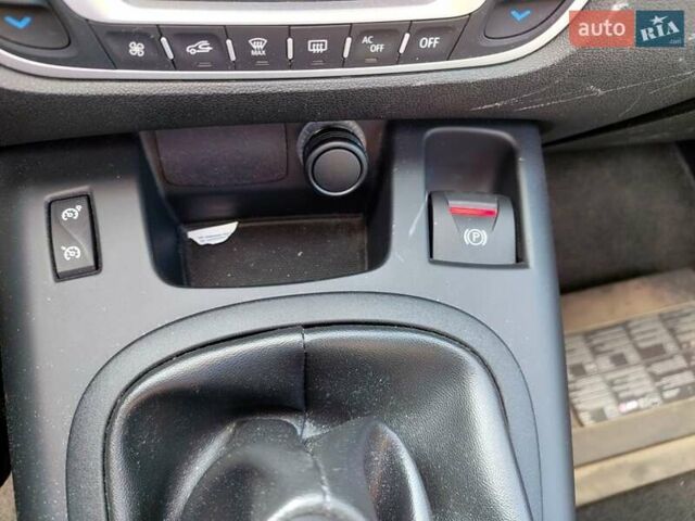 Сірий Рено Сценік, об'ємом двигуна 1.5 л та пробігом 175 тис. км за 8300 $, фото 6 на Automoto.ua