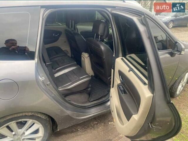 Серый Рено Сценик, объемом двигателя 1.5 л и пробегом 310 тыс. км за 6700 $, фото 2 на Automoto.ua