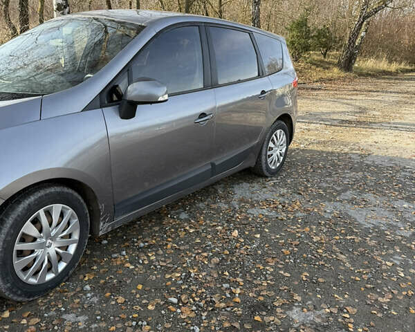 Серый Рено Сценик, объемом двигателя 1.46 л и пробегом 289 тыс. км за 7799 $, фото 2 на Automoto.ua