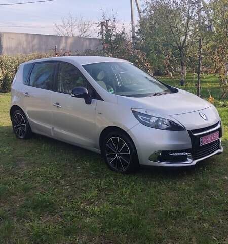 Серый Рено Сценик, объемом двигателя 1.46 л и пробегом 221 тыс. км за 7700 $, фото 2 на Automoto.ua