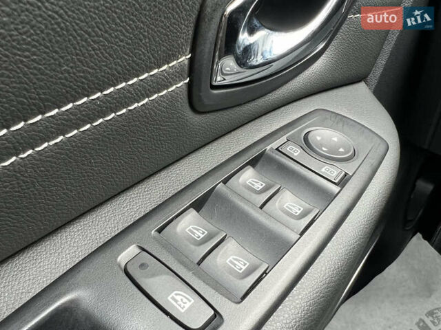 Сірий Рено Сценік, об'ємом двигуна 1.5 л та пробігом 230 тис. км за 8950 $, фото 12 на Automoto.ua