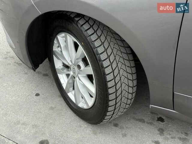 Рено Сценик 2012 в Ровно на Automoto.ua Серый Рено Сценик, объемом двигателя 1.46 л и пробегом 186 тыс. км за 8600 $, фото 12 на Automoto.ua