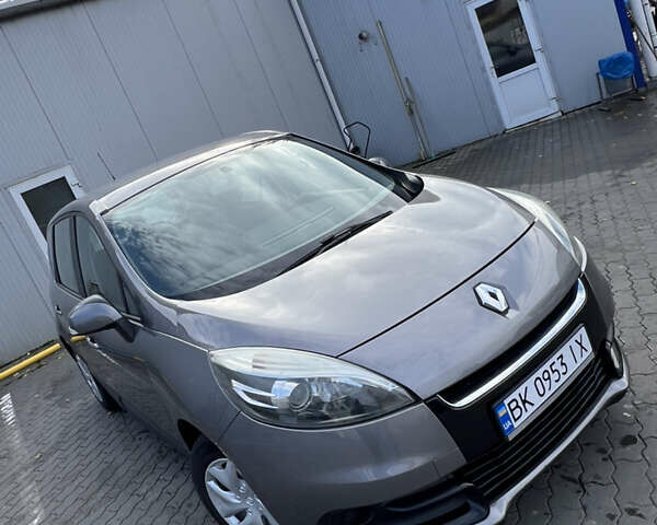 Серый Рено Сценик, объемом двигателя 1.6 л и пробегом 186 тыс. км за 7300 $, фото 22 на Automoto.ua