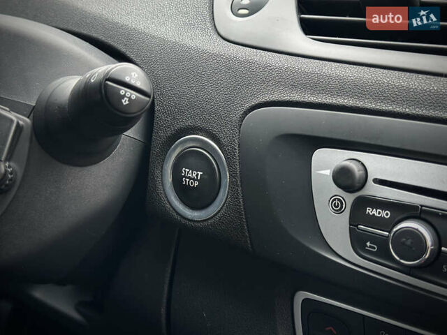 Сірий Рено Сценік, об'ємом двигуна 1.5 л та пробігом 292 тис. км за 7700 $, фото 67 на Automoto.ua