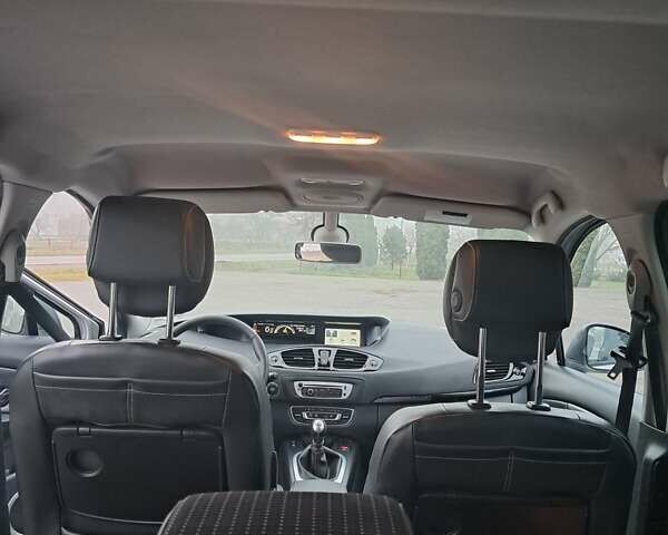 Серый Рено Сценик, объемом двигателя 1.5 л и пробегом 224 тыс. км за 8750 $, фото 26 на Automoto.ua