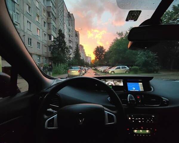 Серый Рено Сценик, объемом двигателя 1.6 л и пробегом 170 тыс. км за 8100 $, фото 11 на Automoto.ua