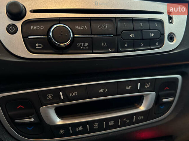 Сірий Рено Сценік, об'ємом двигуна 1.6 л та пробігом 231 тис. км за 8700 $, фото 14 на Automoto.ua