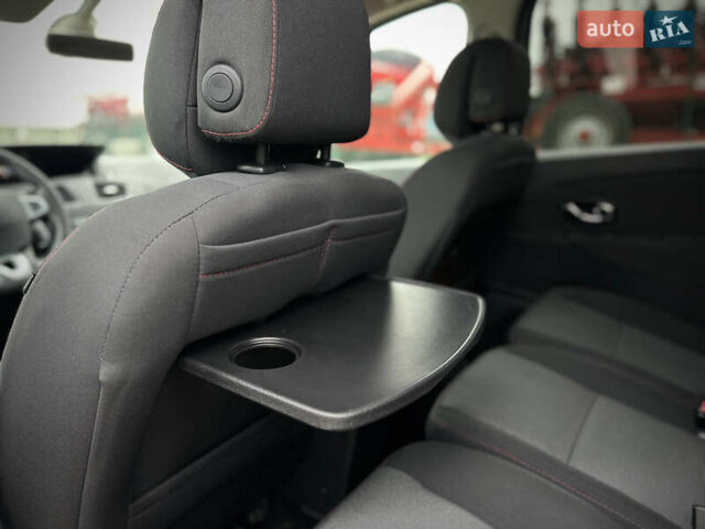 Сірий Рено Сценік, об'ємом двигуна 1.5 л та пробігом 292 тис. км за 7700 $, фото 52 на Automoto.ua