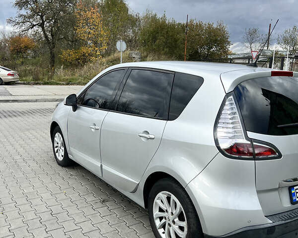 Рено Сценік 2012 у Львові на Automoto.ua Сірий Рено Сценік, об'ємом двигуна 1.46 л та пробігом 250 тис. км за 7700 $, фото 3 на Automoto.ua
