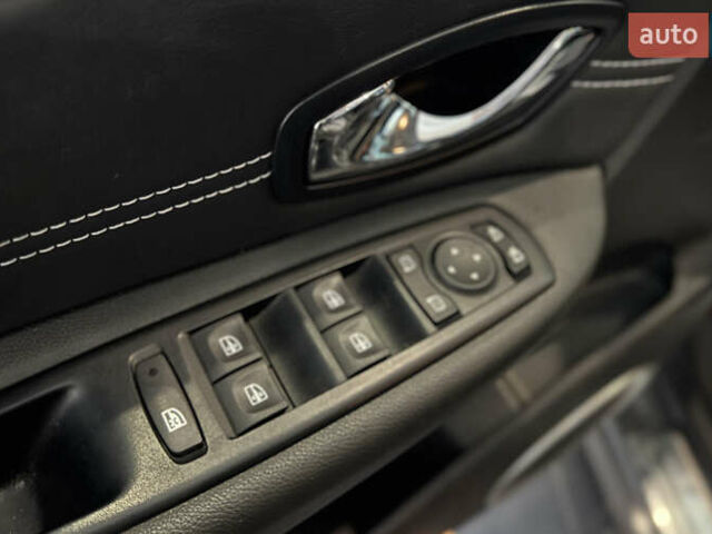 Сірий Рено Сценік, об'ємом двигуна 1.6 л та пробігом 231 тис. км за 8700 $, фото 17 на Automoto.ua