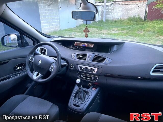 Серый Рено Сценик, объемом двигателя 1.5 л и пробегом 279 тыс. км за 6700 $, фото 10 на Automoto.ua