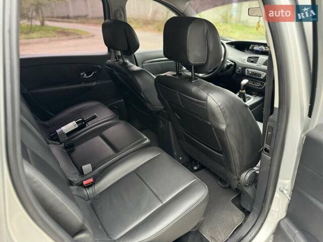 Серый Рено Сценик, объемом двигателя 1.46 л и пробегом 230 тыс. км за 6950 $, фото 9 на Automoto.ua