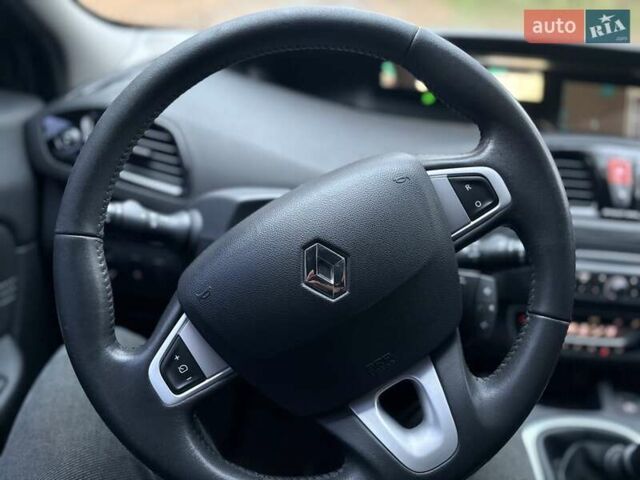 Сірий Рено Сценік, об'ємом двигуна 1.4 л та пробігом 196 тис. км за 8000 $, фото 30 на Automoto.ua