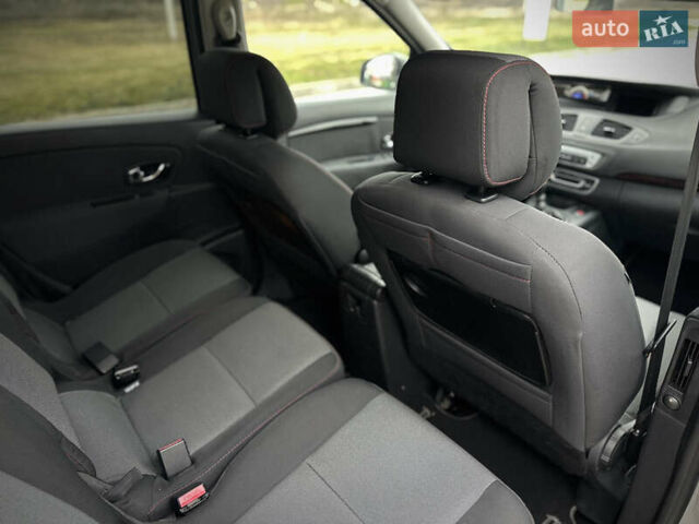 Сірий Рено Сценік, об'ємом двигуна 1.5 л та пробігом 292 тис. км за 7700 $, фото 58 на Automoto.ua