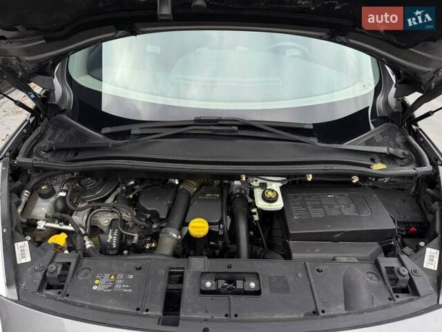 Рено Сценик 2012 в Ровно на Automoto.ua Серый Рено Сценик, объемом двигателя 1.46 л и пробегом 186 тыс. км за 8600 $, фото 22 на Automoto.ua