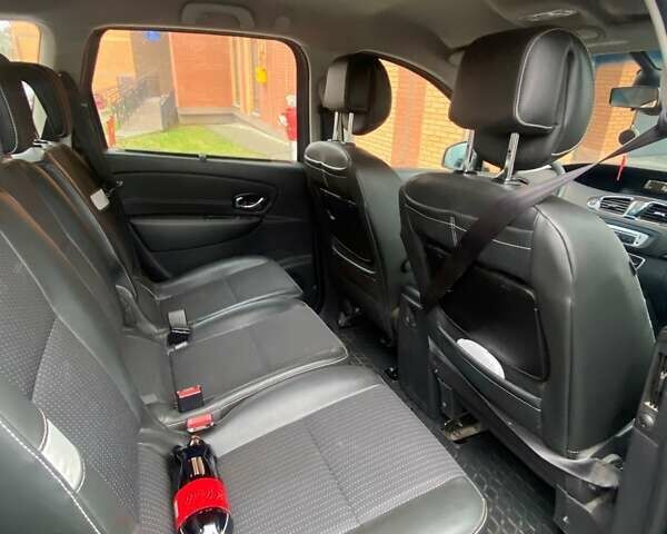 Сірий Рено Сценік, об'ємом двигуна 1.6 л та пробігом 216 тис. км за 7600 $, фото 7 на Automoto.ua