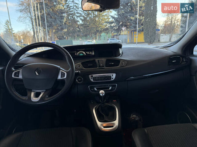 Серый Рено Сценик, объемом двигателя 1.46 л и пробегом 187 тыс. км за 8200 $, фото 13 на Automoto.ua