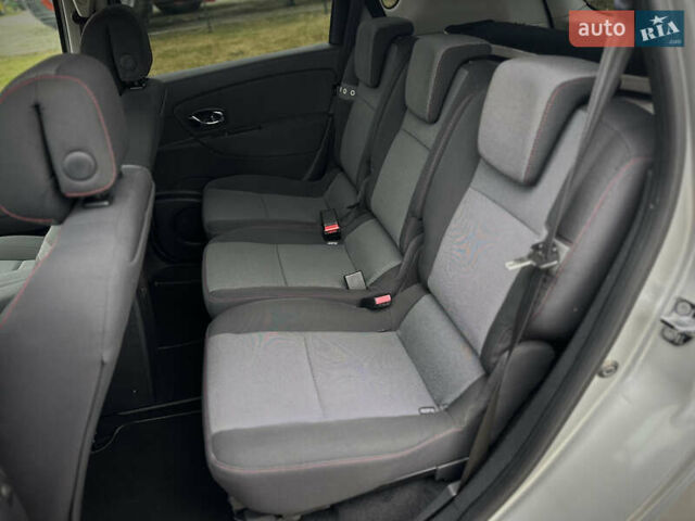 Сірий Рено Сценік, об'ємом двигуна 1.5 л та пробігом 292 тис. км за 7700 $, фото 50 на Automoto.ua