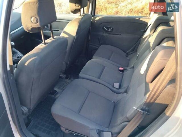 Серый Рено Сценик, объемом двигателя 1.5 л и пробегом 316 тыс. км за 7800 $, фото 8 на Automoto.ua