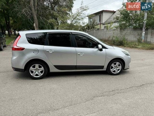 Серый Рено Сценик, объемом двигателя 1.46 л и пробегом 230 тыс. км за 6950 $, фото 3 на Automoto.ua