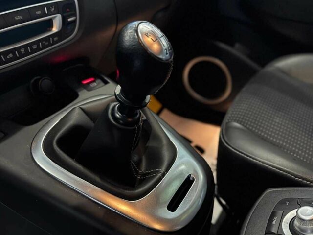 Сірий Рено Сценік, об'ємом двигуна 1.6 л та пробігом 231 тис. км за 8700 $, фото 15 на Automoto.ua