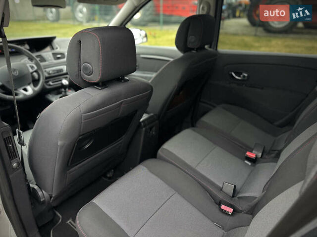 Сірий Рено Сценік, об'ємом двигуна 1.5 л та пробігом 292 тис. км за 7700 $, фото 51 на Automoto.ua