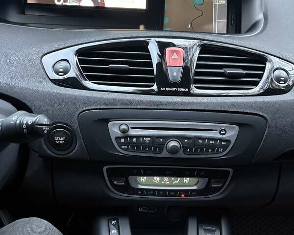 Сірий Рено Сценік, об'ємом двигуна 1.4 л та пробігом 196 тис. км за 8000 $, фото 28 на Automoto.ua