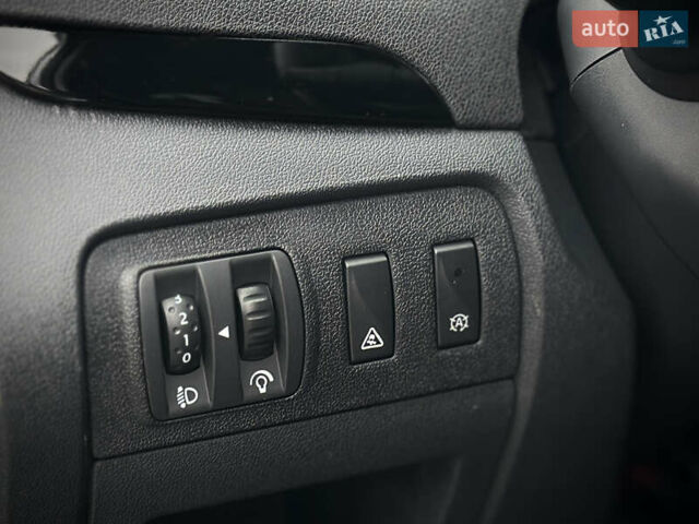 Сірий Рено Сценік, об'ємом двигуна 1.5 л та пробігом 292 тис. км за 7700 $, фото 43 на Automoto.ua