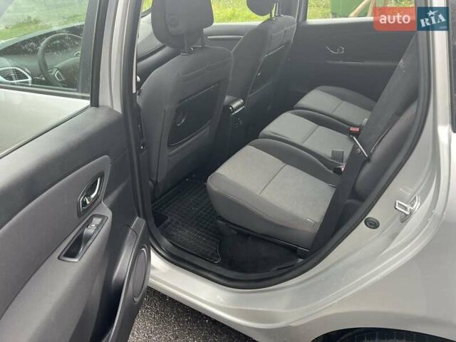 Рено Сценік 2012 у Красилове на Automoto.ua Сірий Рено Сценік, об'ємом двигуна 1.46 л та пробігом 202 тис. км за 7900 $, фото 11 на Automoto.ua