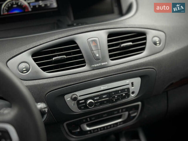 Сірий Рено Сценік, об'ємом двигуна 1.5 л та пробігом 292 тис. км за 7700 $, фото 47 на Automoto.ua