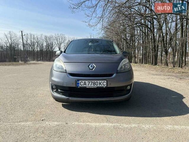 Серый Рено Сценик, объемом двигателя 1.46 л и пробегом 358 тыс. км за 6500 $, фото 21 на Automoto.ua