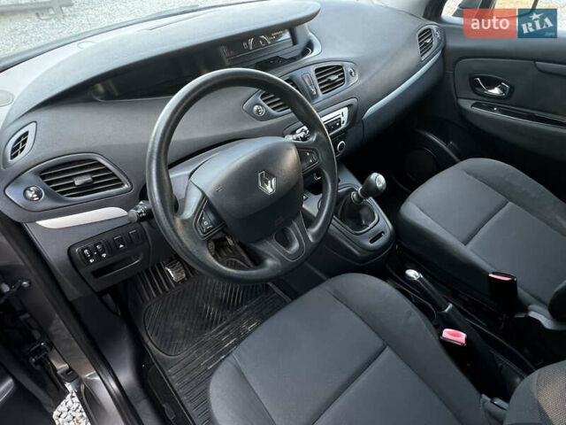 Серый Рено Сценик, объемом двигателя 1.6 л и пробегом 186 тыс. км за 7300 $, фото 39 на Automoto.ua