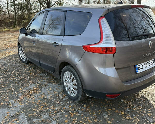 Серый Рено Сценик, объемом двигателя 1.46 л и пробегом 289 тыс. км за 7799 $, фото 3 на Automoto.ua
