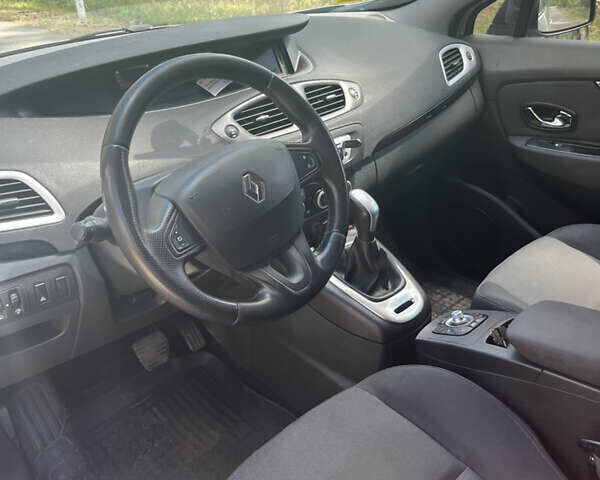 Серый Рено Сценик, объемом двигателя 1.46 л и пробегом 322 тыс. км за 7800 $, фото 10 на Automoto.ua