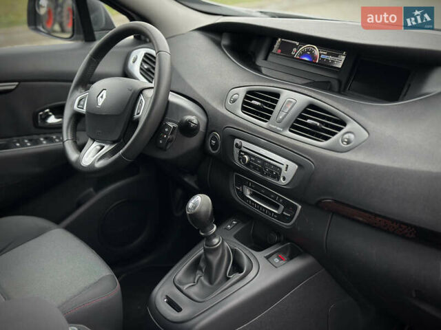 Сірий Рено Сценік, об'ємом двигуна 1.5 л та пробігом 292 тис. км за 7700 $, фото 64 на Automoto.ua